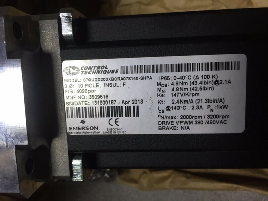 070UDD200XBCRA078140-SHPA নতুন আসল, কালো হল প্রধান রঙ, কন্ট্রোল টেকনিকস এমারসন ইউনিমোটর সার্ভো মোটর।