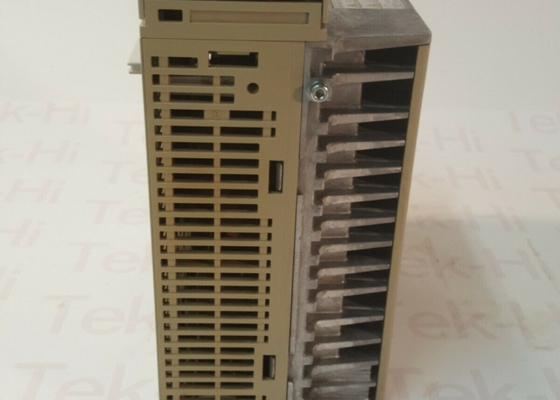 CNC মেশিনিং রোবোটিক্স অটোমেশনের জন্য YASKAWA SGDH-05AE সার্ভো ড্রাইভ অ্যাম্প