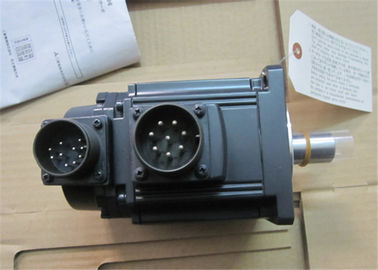 3AC 103V 5.6A MITSUBISHI  Industrial Servo Motor MITSUBISHI 1 Year Warranty HC-RF103K