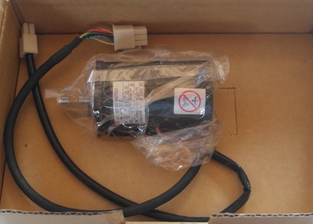 YASKAWA SGM-A5A31  2048 P/R ইনক্রিমেন্টাল এনকোডার এসি সার্ভো মোটর ২০০V স্ট্যান্ডার্ড ৫০W