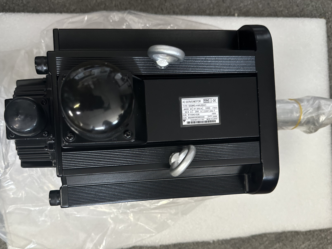 ইয়াসকাওয়া এসজিএমজি-৪৪এ২বিএসি সার্ভো মোটর ৪.৪ কেডব্লিউ ১৫০০/৩০০০ আরপিএম ২০০ ভোল্ট স্ট্যান্ডার্ড কনফিগারেশন